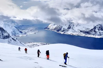 SkiLof 4 – Svarttinden (736m) SkiLof 4 – Svarttinden (736m)